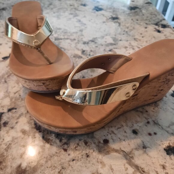 Juicy Couture Slip On Thong Cork Wedges Size 7 Reflective Gold Detail - Picture 5 of 8